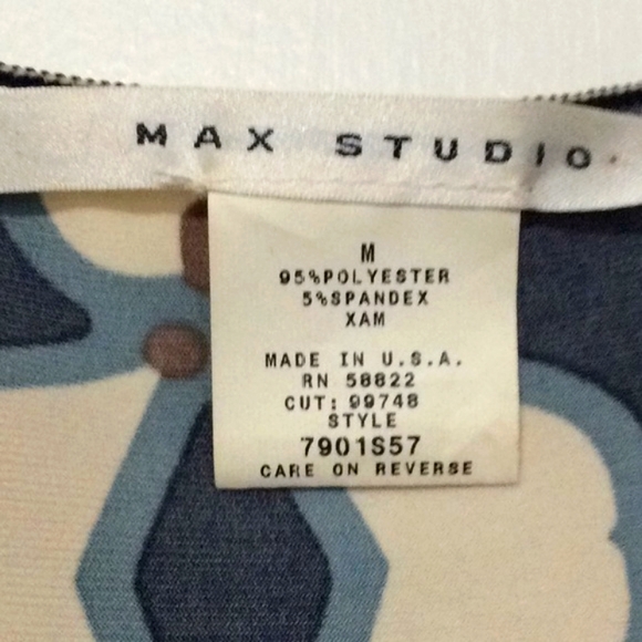 GEO Design Sleeveless Dress - Picture 4 of 6